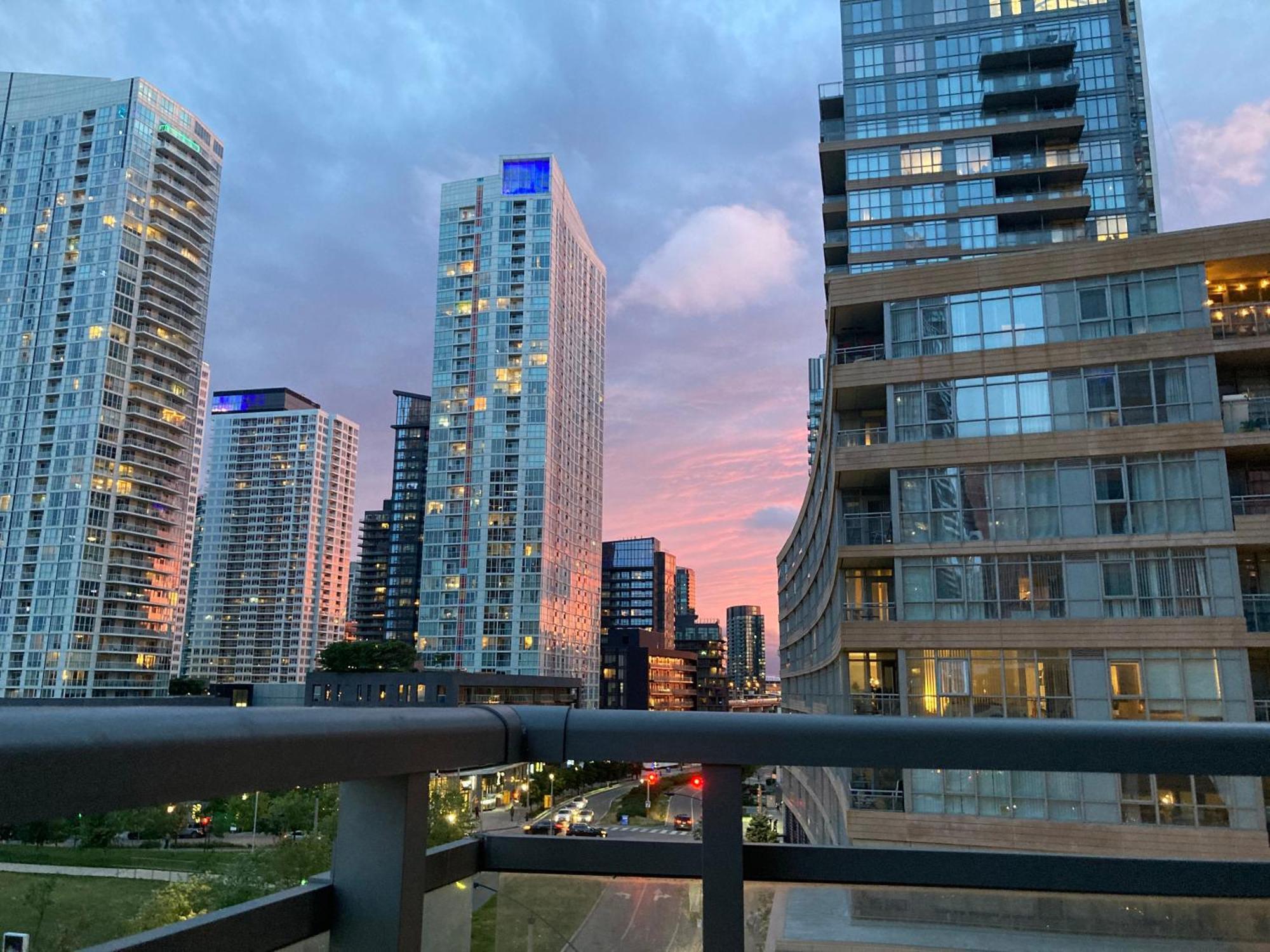 3Bdrm Lake View Condo In Toronto Esterno foto
